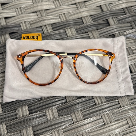 Nulooq tortoise shell Glasses - Picture 4 of 4
